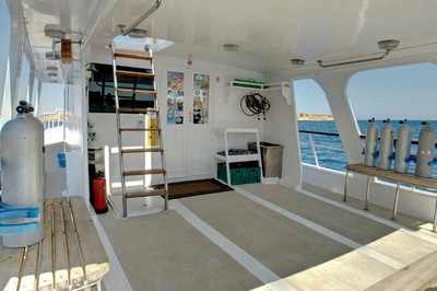 Duikdek op King Snefro 6 Liveaboard duiken motorjacht in Sharm el Sheikh Egypte